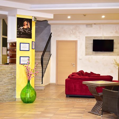 Hotel New Happy Rimini Dış mekan fotoğraf